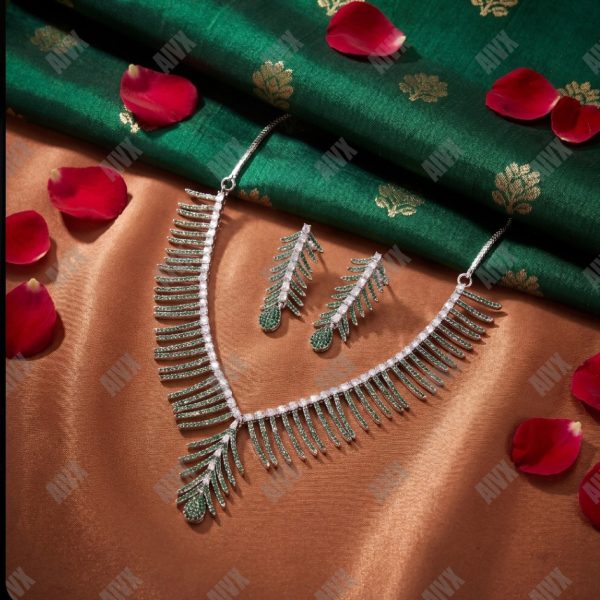 Touch me not necklace