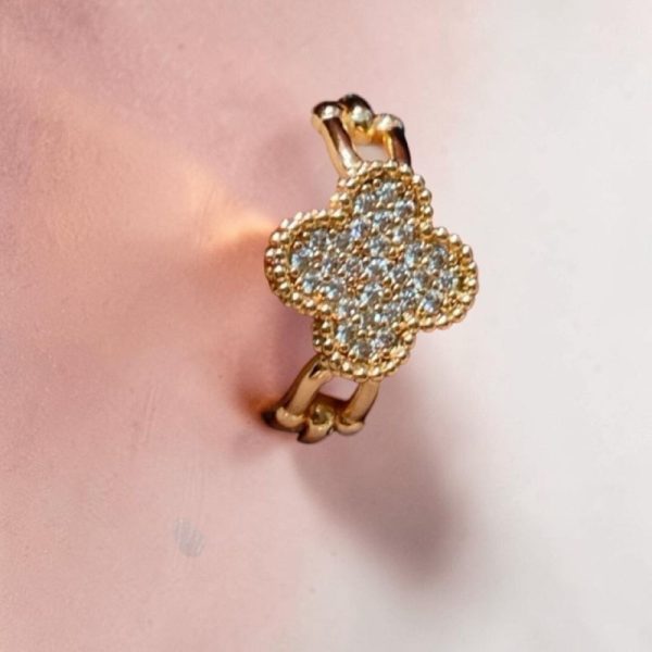 Clove ring